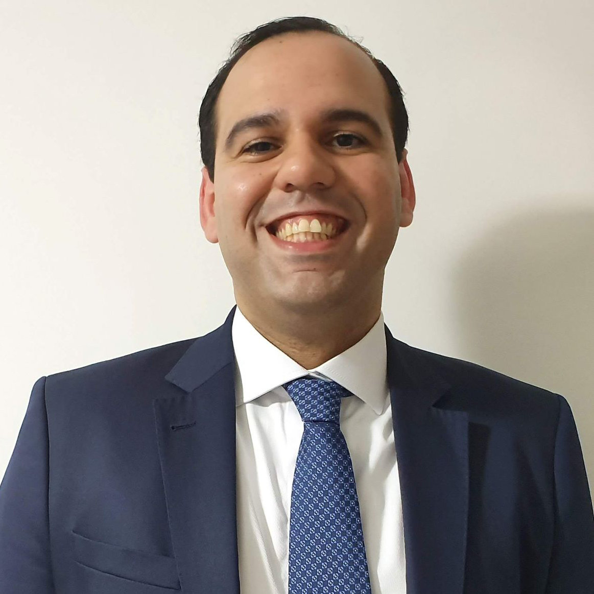 Dr. Flavio Soares